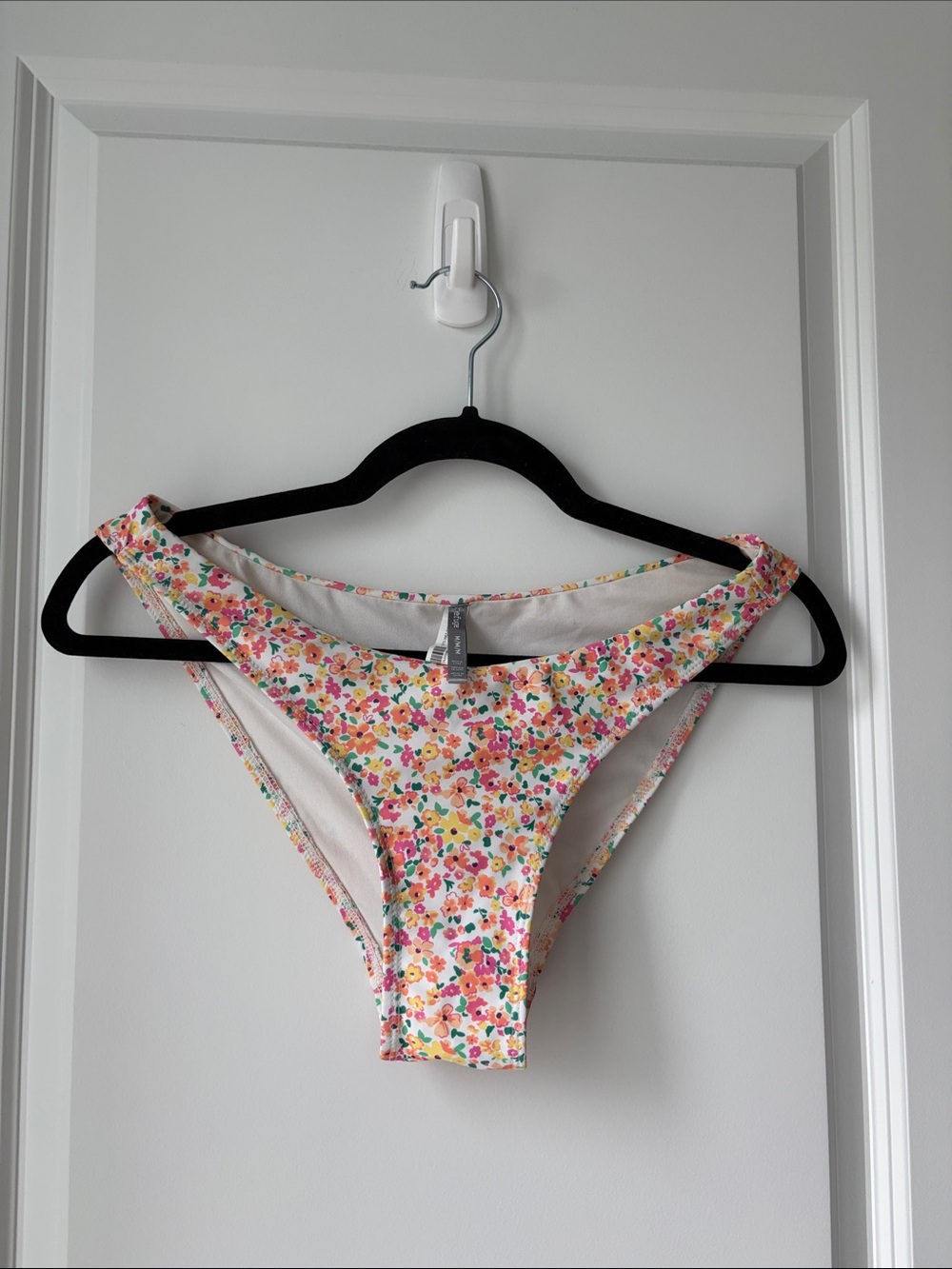 Urban Planet Floral Twist Front Bikini Set - Picture 5 of 6